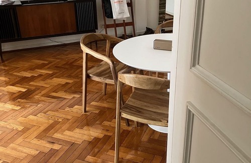Pineyro Apartment | Cozy Apartment Near Downtown Perfect for Book Lovers