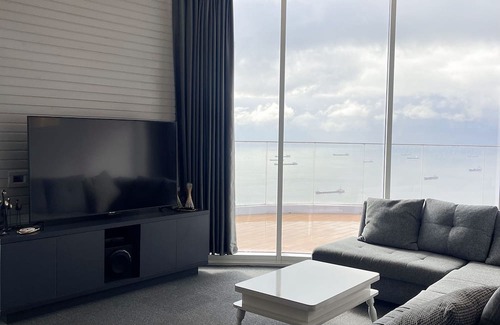 Kartal Condo | Modern Condo with Skyline View and Premium Amenities
