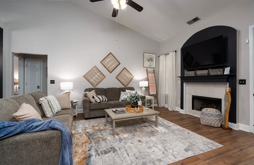 Alabaster House | Relax in a Gardenside Retreat with Fenced Yard & Patio