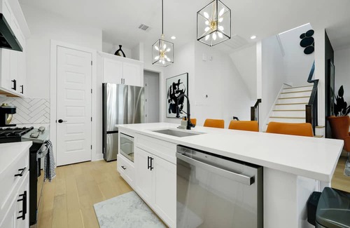 Spring Branch Central House | Convenient Townhome with Family-Friendly Amenities Awaits