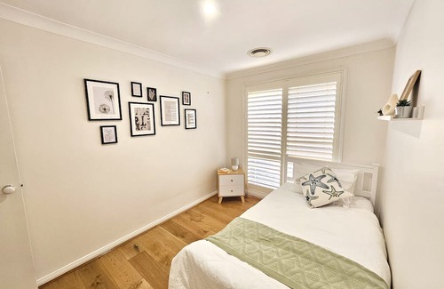 Ryde Villa | Inviting 3BR House with Garden, Near Macquarie Centre