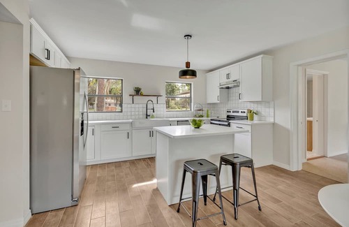 Lake Mary House | Cozy water front 4-bedroom home in charming Sanford, FL
