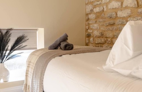Cowbridge House | Idyllic Cottage Retreat Perfect for Families and Pets