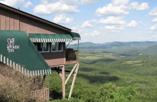 Jasper Cabin | Quaint One Bedroom Cabin Near Buffalo River in the Ozarks