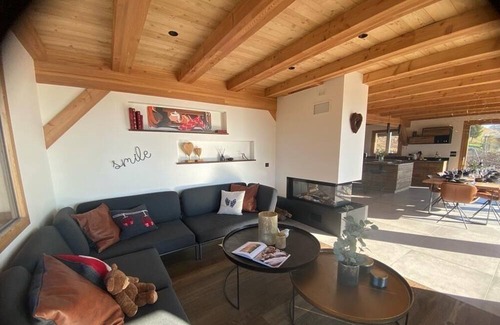 Thyez Ski Chalet | Inviting Chalet with Jacuzzi in Avoriaz - Family-Friendly