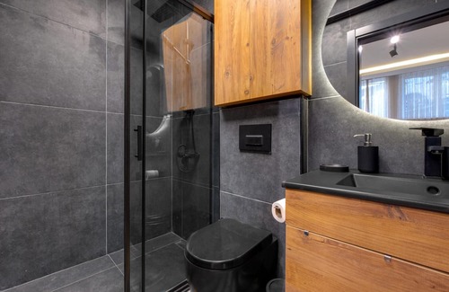 Kabatas Apartment | Modern Flat with Turkish Bath Near Kabatas Pier