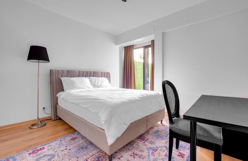 Kabatas Apartment | Modern Flat with Turkish Bath Near Kabatas Pier