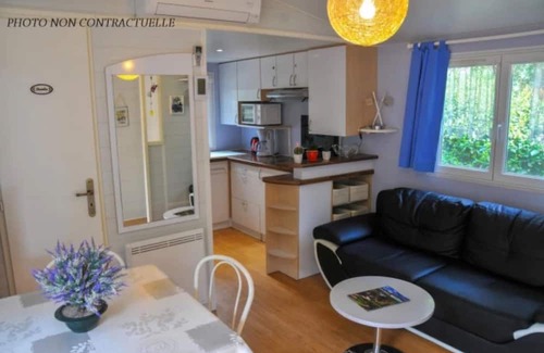 Castelnau-de-Guers House | Cozy Mobilhome with Pool and Spa for Family Getaways