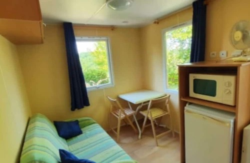 Villefranche-du-Perigord House | Cozy Mobilhome with Pool and Family-Friendly Amenities
