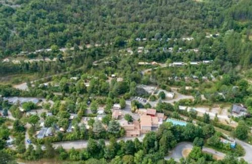 Orpierre House | Family-Friendly Camping with Pool and Spa Amenities