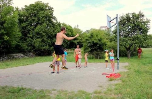 Orpierre House | Relaxing 4-Star Camping with Pool & Family-Friendly Amenities