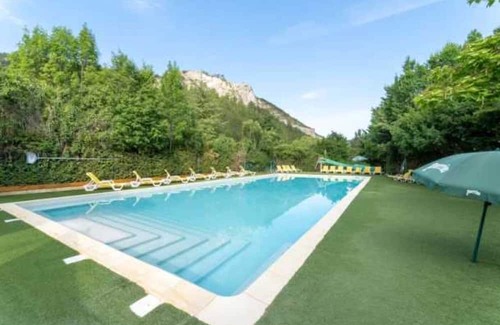 Orpierre House | Relaxing 4-Star Camping with Pool and Family Amenities