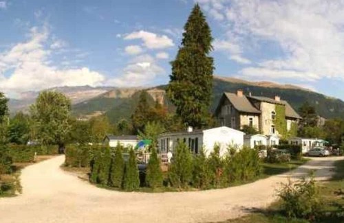 Le Bourg-d'Oisans House | Family-Friendly 4-Star Camping with Water Park & More