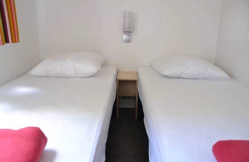 Rocamadour House | Relaxing 3-Star Camping with Pool and Family Amenities