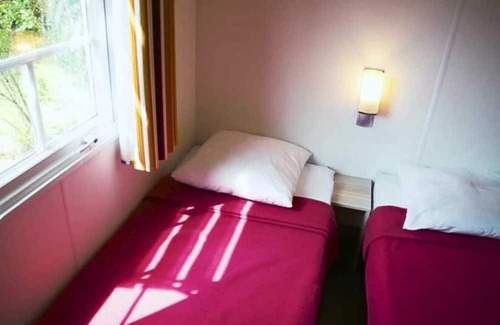 Rocamadour House | Relaxing 3-Star Camping with Pool and Family Amenities