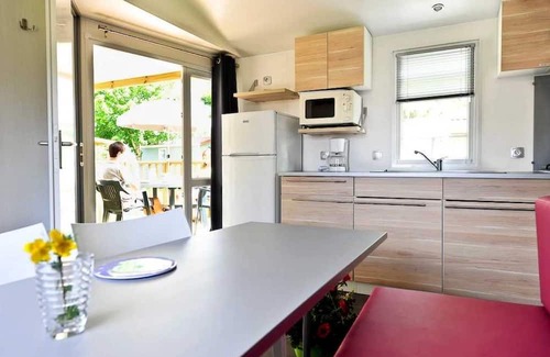 Rocamadour House | Relaxing 3-Star Camping with Pool and Family Amenities