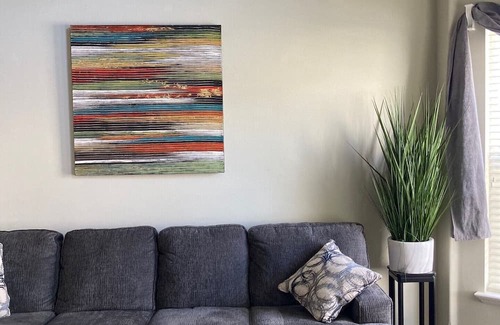 Logan House | Stylish Townhouse near Main Street with Hot Tub & Kitchen