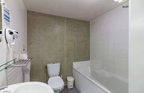 Sainte-Fereole House | Comfortable Gite with Pool and Family-Friendly Amenities