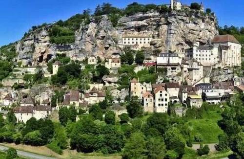 Rocamadour House | Enjoy Family-Friendly Camping at Our 3-Star Retreat