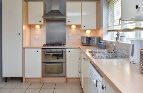 Bletchley House | Discover MK City Boutique House: Family-Friendly Retreat
