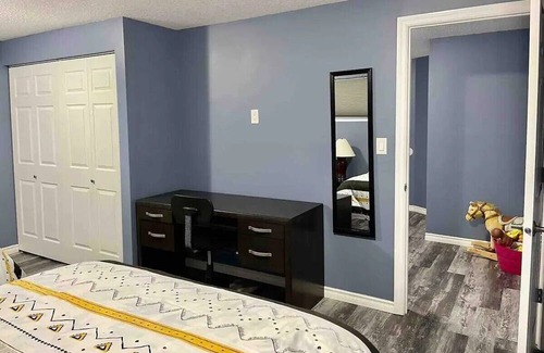 Regina House | 4 Bedroom Spacious House In Regina! Close to downtown & Mosaic Stadium.