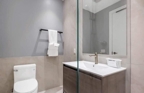 Port Morris House | Convenient Studio Q Near NYC with Pet-Friendly Amenities