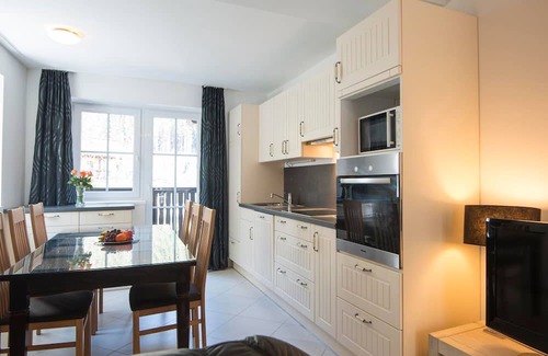 Bad Gastein Apartment | Inviting Alpenhof Zweizimmer Appartement with Pool & Kitchen