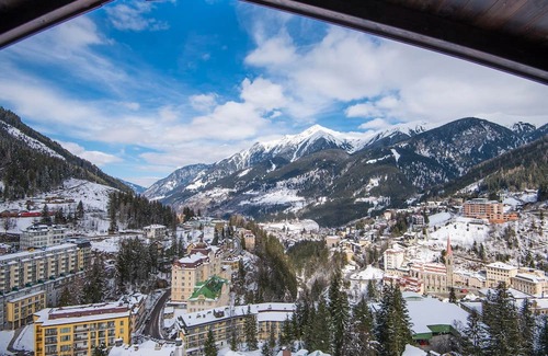 Bad Gastein Apartment | Inviting Alpenhof Zweizimmer Appartement with Pool & Kitchen