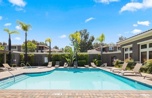 Laguna Hills Condo | Top floor cozy condo