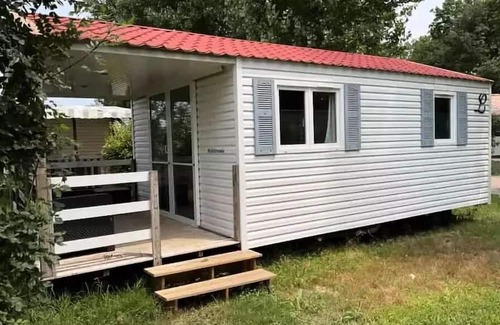 Saint-Denis-du-Payre House | Cozy Camping O Beau Laurier - Oceanfront Mobile Home Retreat
