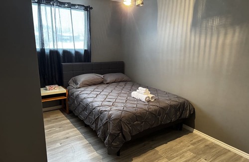 Longlac House | Comfortable 5-Bed Home with Family-Friendly Amenities