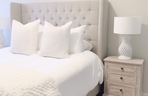 Cedarhurst House | HGTV Vacation Home: Pet-Friendly Getaway Near JFK