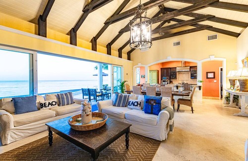 Bouvet Island Villa | Beachfront Villa with Private Pool & Ocean View, Rated 10/10