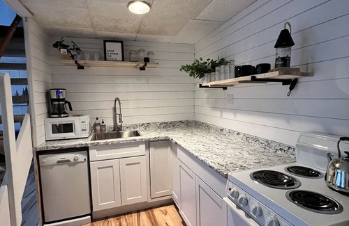 Kingfield House | Cozy Ski Retreat with Kitchen & Pet-Friendly Amenities