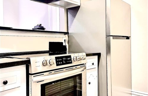 Olde Town Augusta Apartment | Pet-Friendly Downtown Loft with Outdoor Lounge & Spa