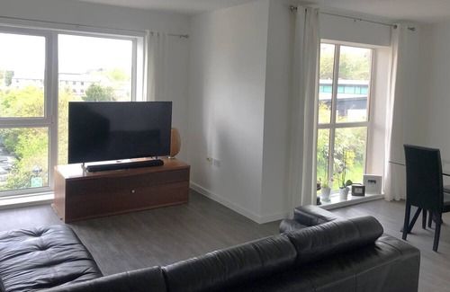 Liverpool Apartment | Modern, Liverpool Apartment, Entire Place, Free parking