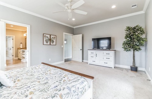 Athens House | Cozy 3-BR Retreat with Outdoor Hot Tub & Pet-Friendly Perks