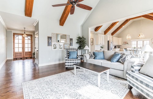 Athens House | Cozy 3-BR Retreat with Outdoor Hot Tub & Pet-Friendly Perks