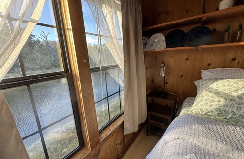 Bushnell Cottage | Family-Friendly Lake Cottage for Memorable Getaways