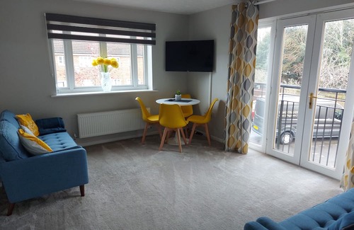 Weston on Trent Apartment | Canal-View 2 Bedroom Apartment Close to CBS Arena