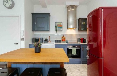 Harrogate Apartment | Cozy 2-Bed Apartment in Central Harrogate with Kitchen