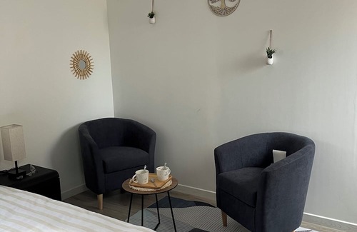 Trizay Bed & Breakfast | Private Room with Terrace & Pool, Just 20 Min from Beaches