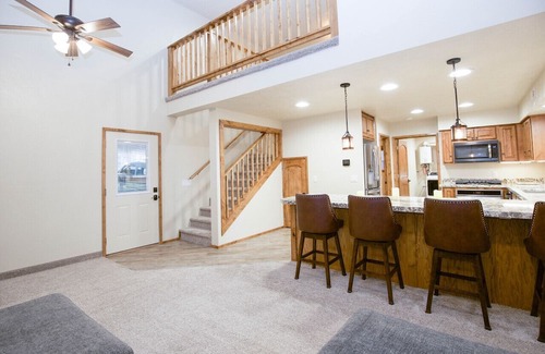 Carthage House | Airport Hanger w/ Full Amenities