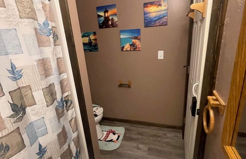 L'Anse House | Cozy Private Room with Bathroom and Kitchen Access!
