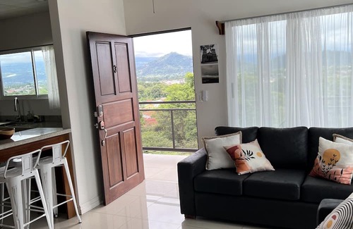 San Ramon Apartment | Spacious Family Apartment with Scenic Views Near Town