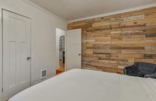 Provo House | Convenient Stay Near Provo Airport with Pet-Friendly Perks