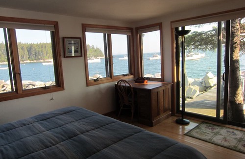 Spruce Head Cottage | Waterfront Cottage with Spa and Hot Tub Amenities