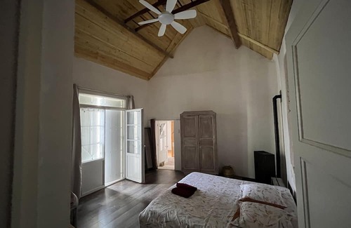 Maille House | Explore Maison Typique in the Heart of Maillé Village