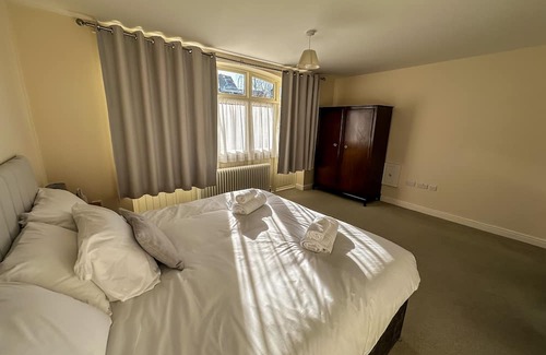 Stamford House | Discover Rooftop Barn @ Stamford with Modern Kitchen Amenities