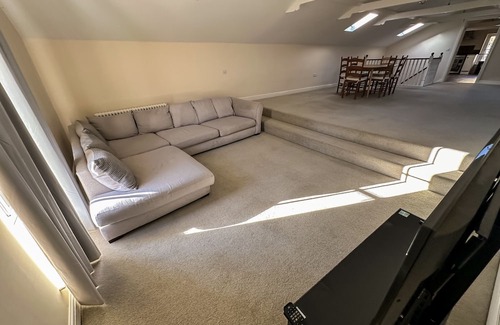 Stamford House | Discover Rooftop Barn @ Stamford with Modern Kitchen Amenities